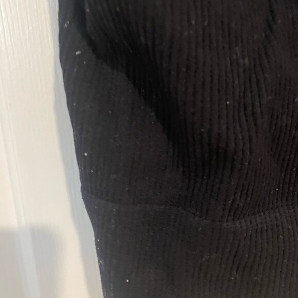 Take The Plunge V-Neck Crop Top - Picture 4 of 5